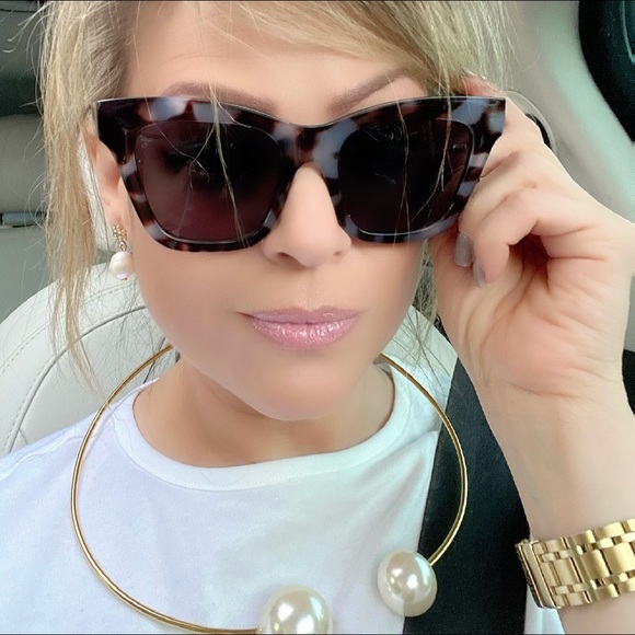 Meet your Posher, Melissa - Picture 1 of 1